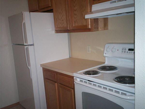 Springview Manor Apartments - Photo 3 of 13