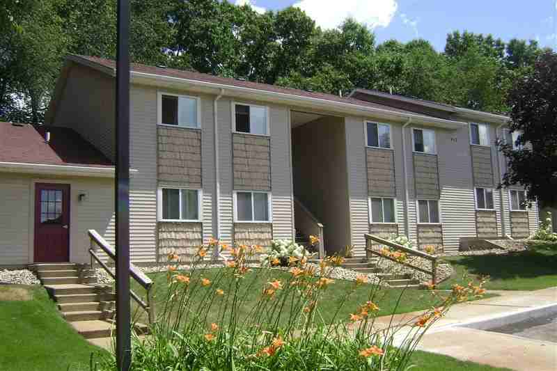 Parkwood Apartments 421 Parkwood Dr, Jonesville, MI 49250 Zumper