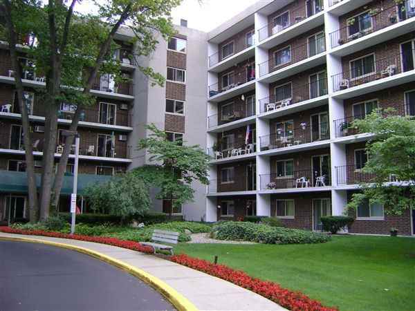 Pine Oak Apartments - Photo 2 of 2