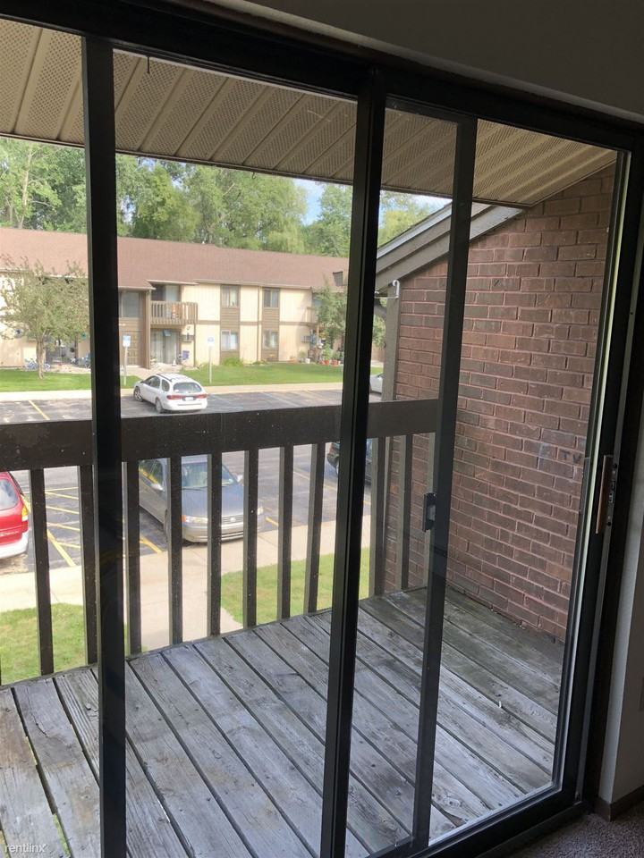 Colwell Manor Apartments - Photo 2 of 4