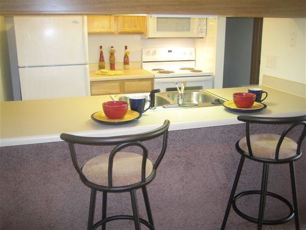 Rivercrest Apartments - Photo 2 of 8