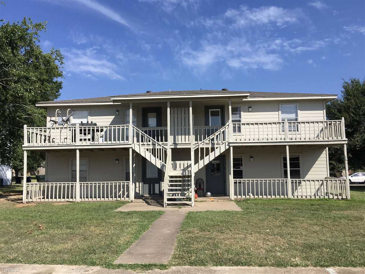 713 Vassar Ct - Photo 2 of 12