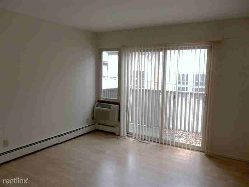 427 Seymour Ave - Photo 2 of 5