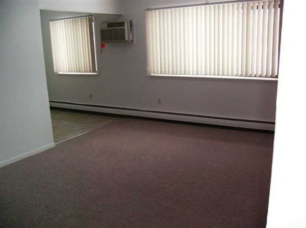 Colonial Place Apartments - Photo 2 of 3