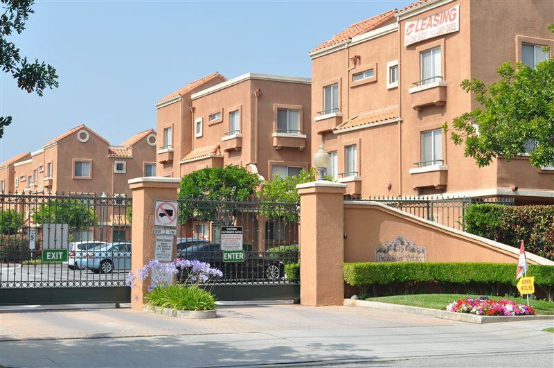 Broadway Village - Photo 3 of 29