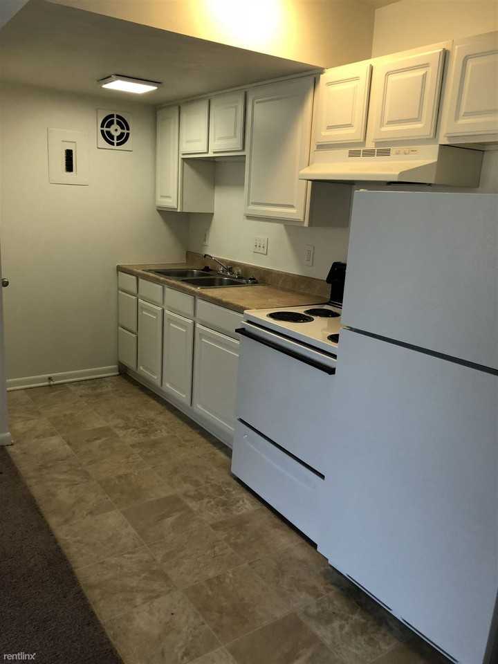 Maplewood Manor Apartments - Photo 3 of 9