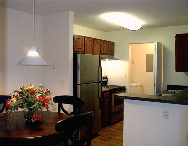 Kalamazoo Village Apartments 3840 S Burdick St, Kalamazoo, MI 49001