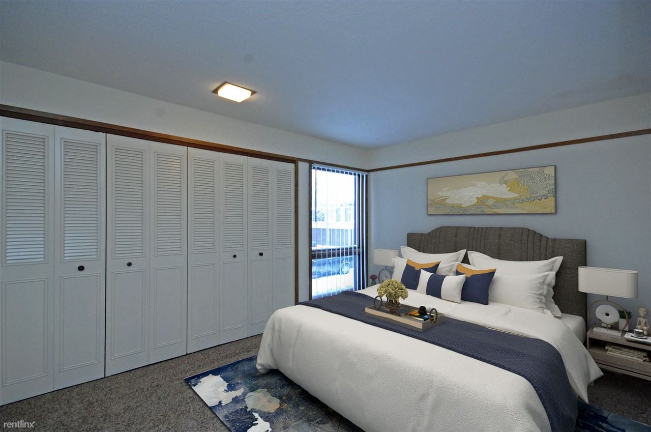 Aquila Court Apartments - Photo 3 of 21