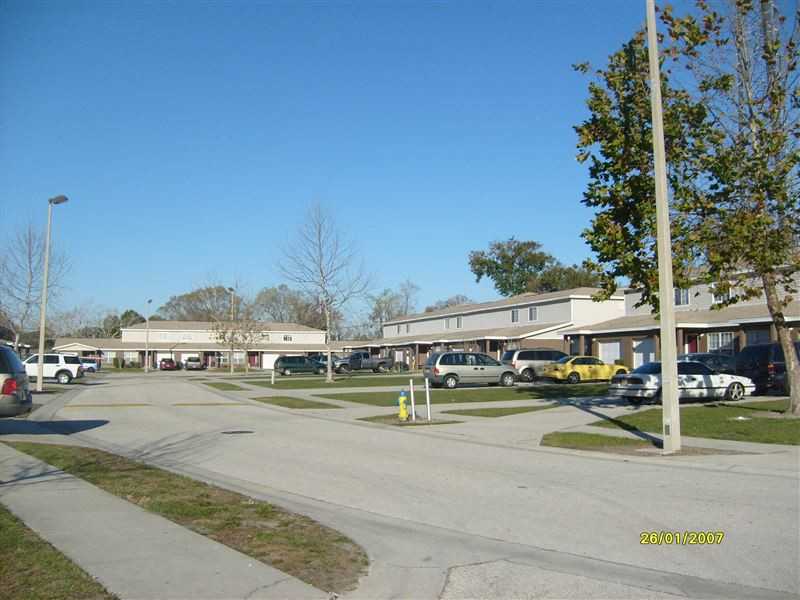 Hickory Glen Townhomes - Photo 3 of 3