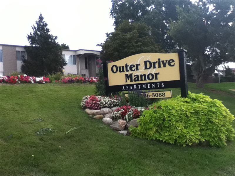 Outer Drive Manor Apartments 23935 Outer Dr, Melvindale, MI 48122