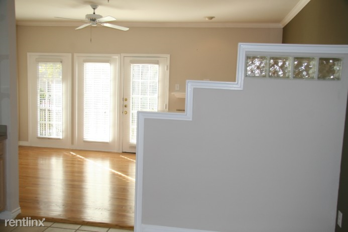 4067 Beltway Dr - Photo 2 of 6