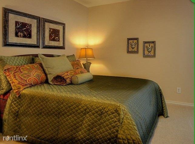 15700 Lexington Blvd - Photo 3 of 7