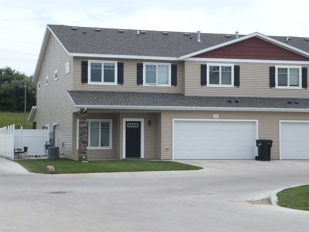 Cottonwood Cottage Townhomes Apartments 1135 Santa Fe Ave, Bismarck