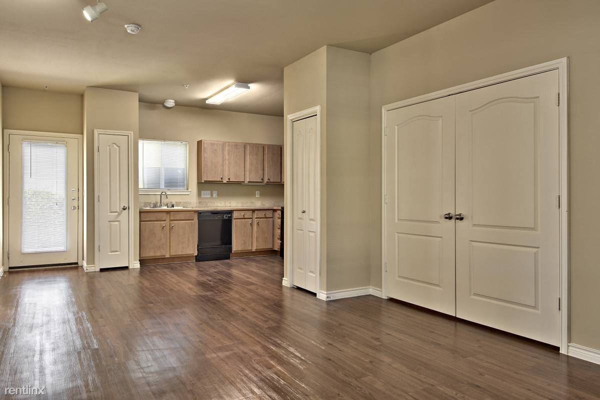 Duplex Style RR ID 768794 - Photo 2 of 20