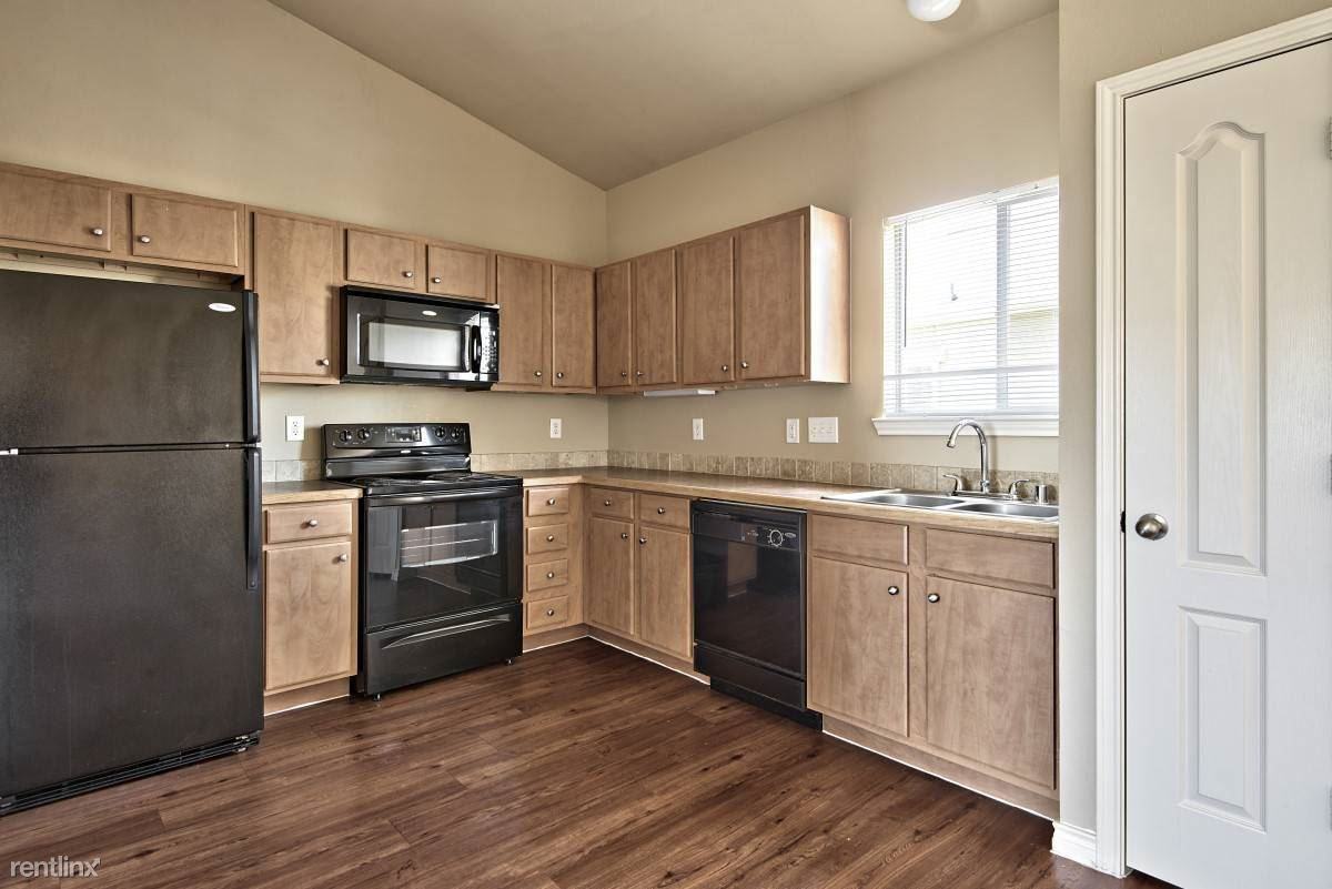 Duplex Style RR ID 768794 - Photo 3 of 20