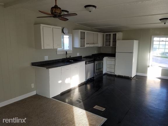 605 W Main St - Photo 2 of 11