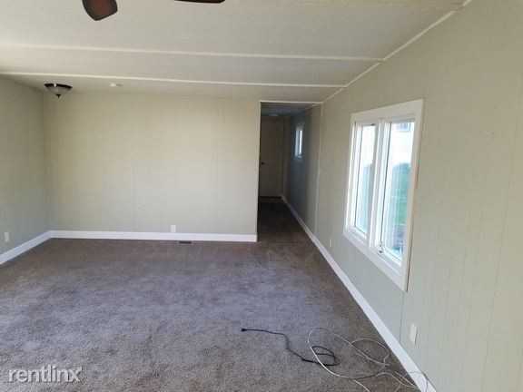 605 W Main St Apartments in Le Grand, IA 50142 Zumper