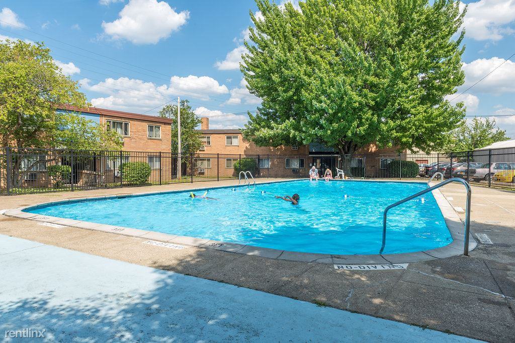 Lakewood Club Apartments - Photo 5 of 17