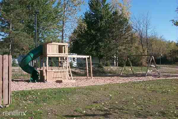 Ross Lake Village Apartments - Photo 3 of 11