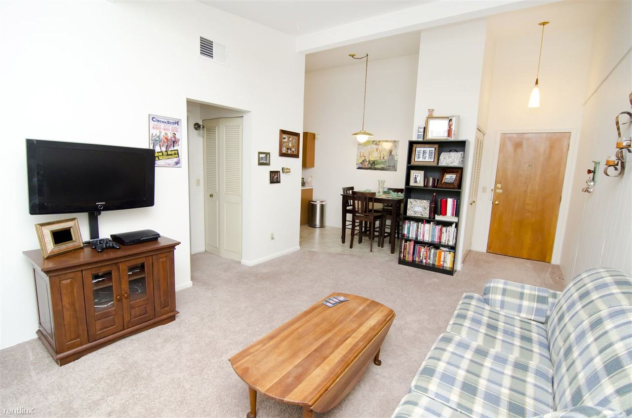 1016 Chester Apartments - Photo 2 of 8