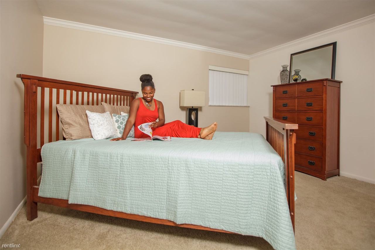 North Pointe Apartments - Photo 2 of 10