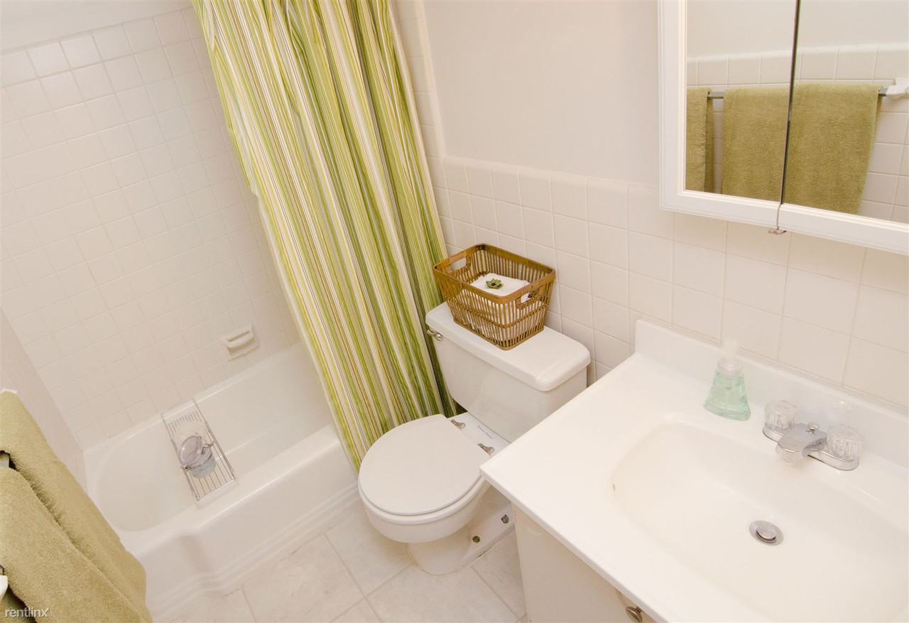 North Pointe Apartments - Photo 3 of 10