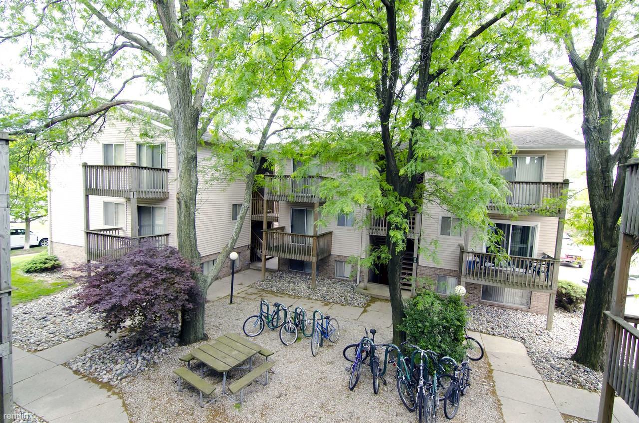 Courtyard Flatlets Apartments - Photo 2 of 26