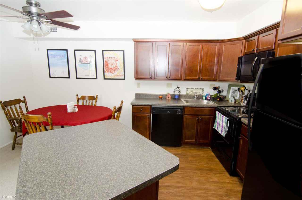 Courtyard Flatlets Apartments - Photo 3 of 26