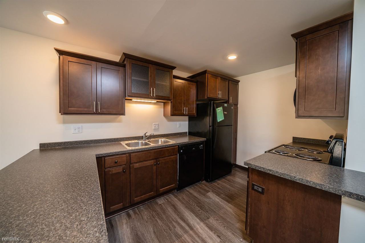 Americana Apartments B - Photo 2 of 20