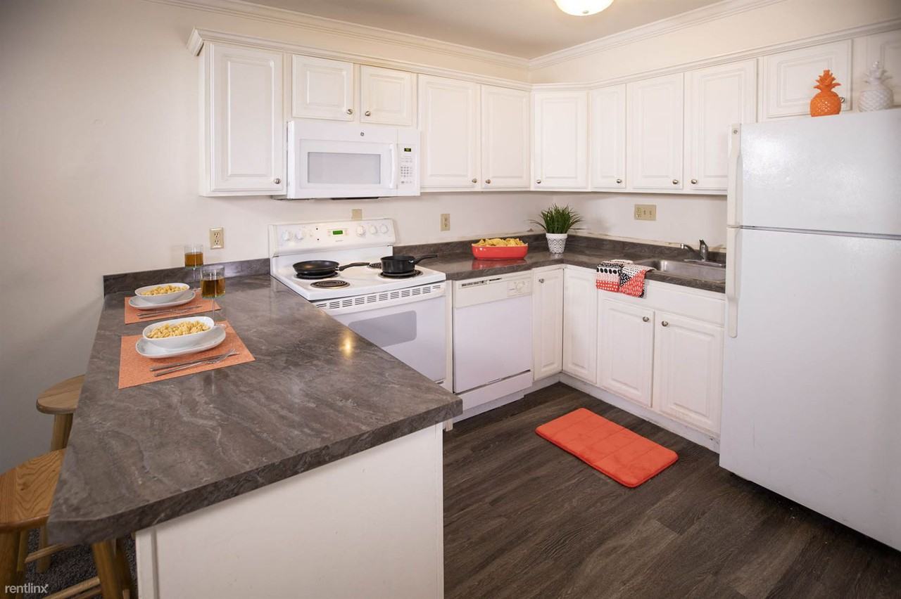 Campus View Apartments - Photo 2 of 10