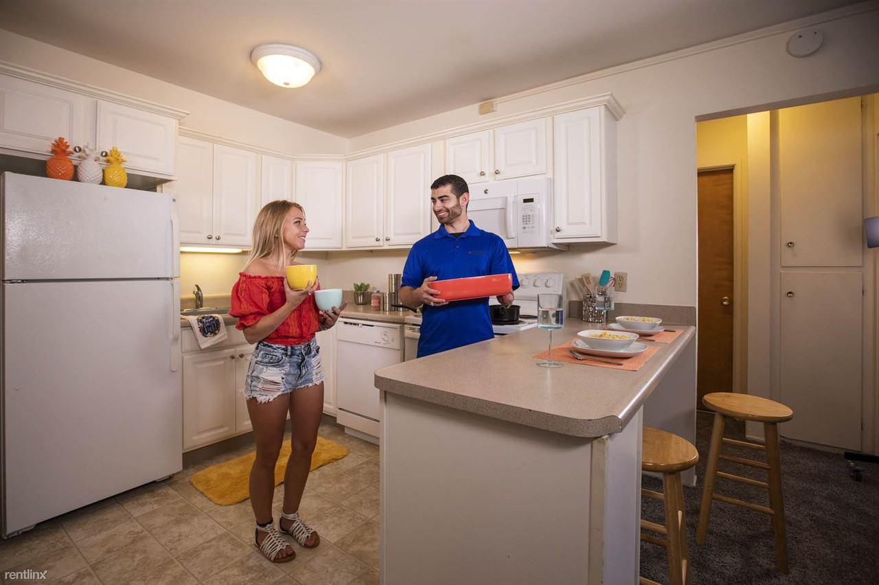 Campus View Apartments - Photo 3 of 10