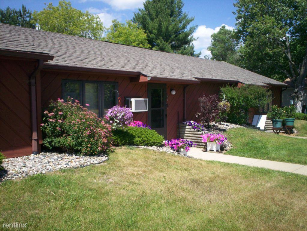 Sleepy Oaks Apartments - Photo 2 of 5
