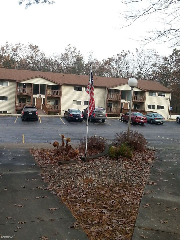 Sandhill Manor Apartments - Photo 2 of 14