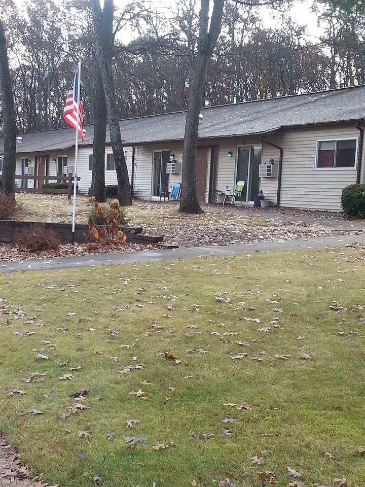 Sandhill Manor Apartments - Photo 3 of 14