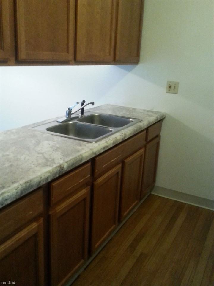 Sandhill Manor Apartments 300 Sand Hill Manor Dr, Houghton Lake, MI