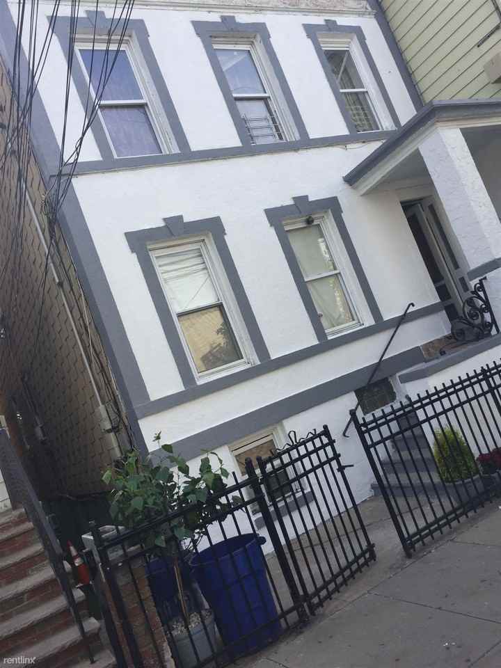 423 4th St - Photo 2 of 12