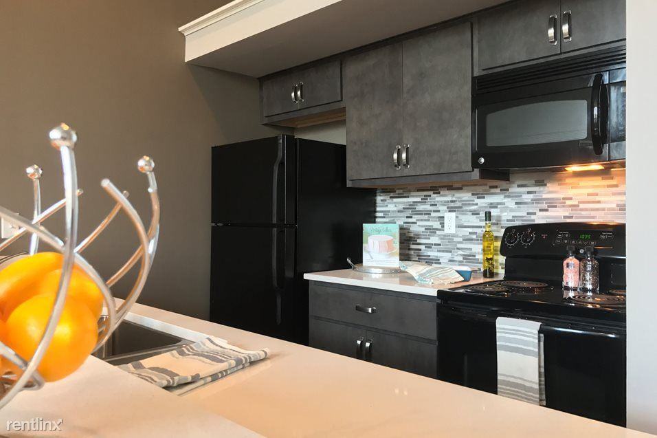 E 7th St & Mounds Blvd. - Photo 2 of 9