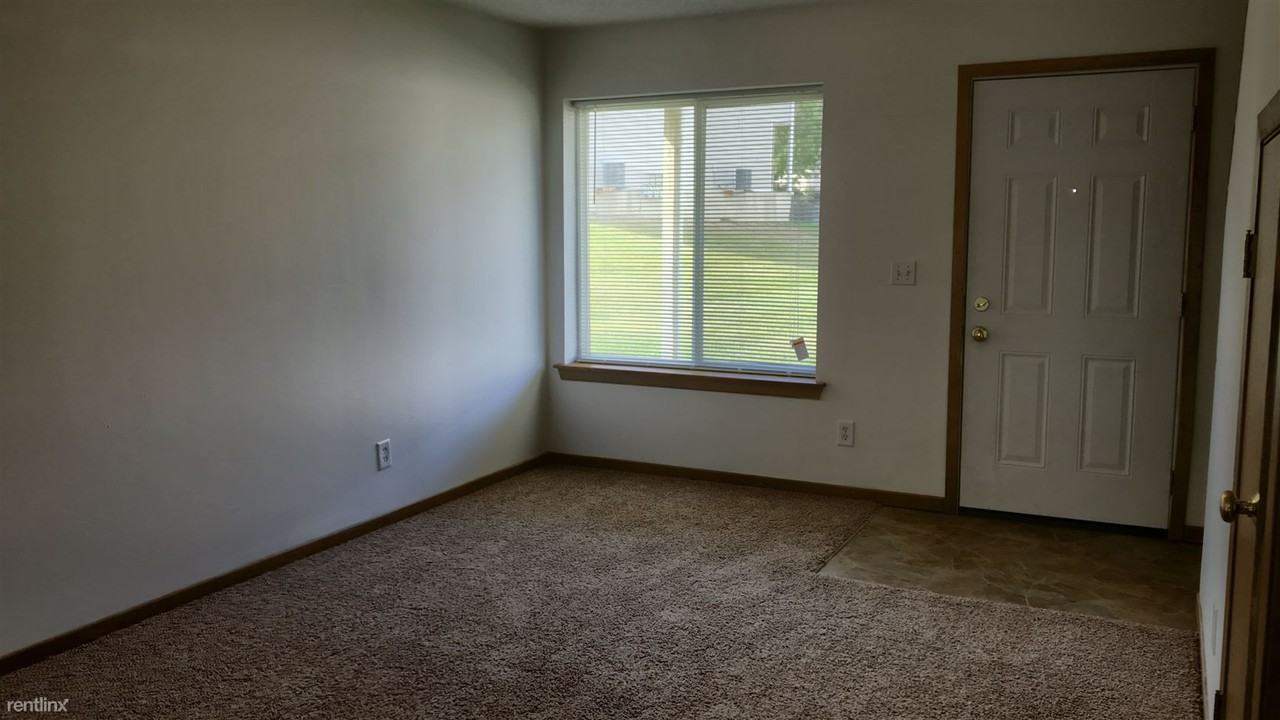 2351 Pleasantview Dr - Photo 2 of 15