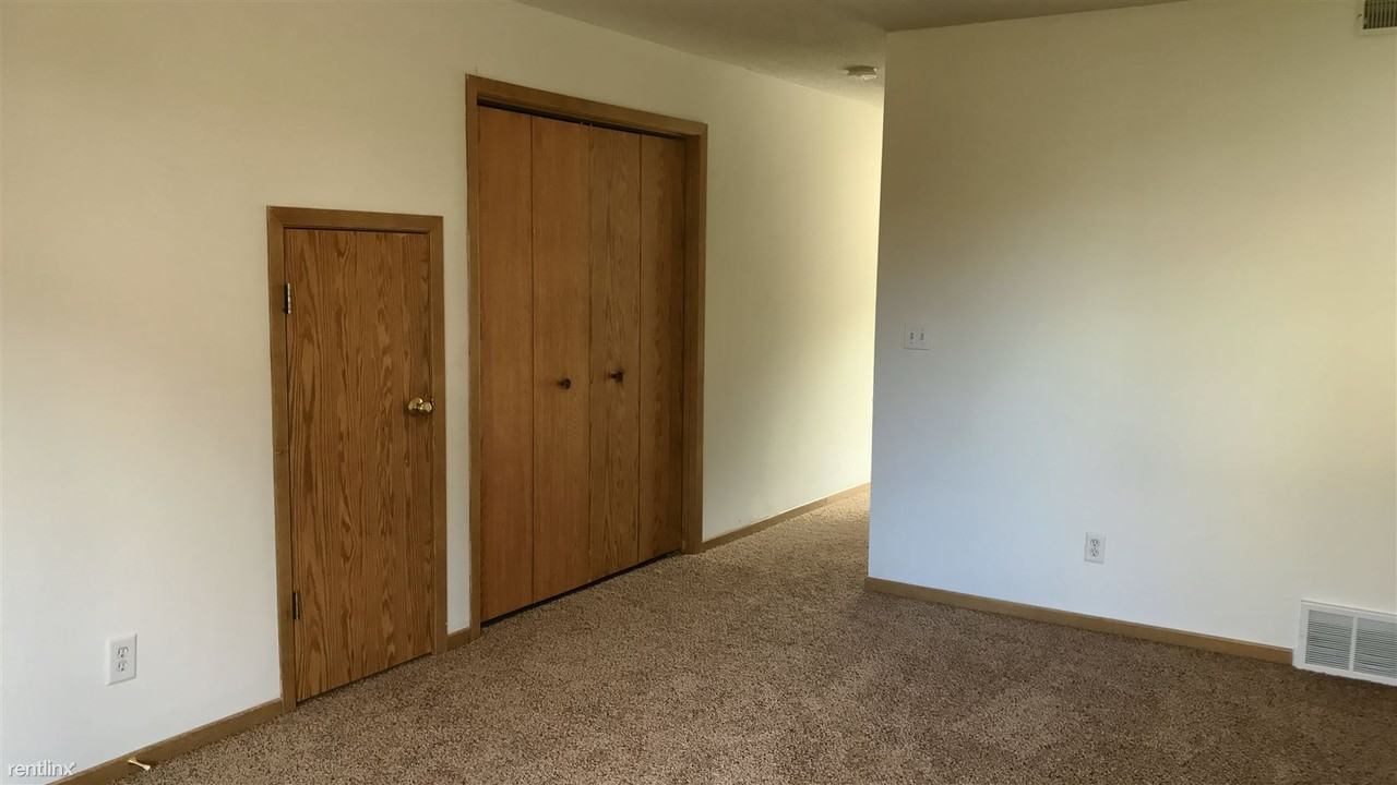 2351 Pleasantview Dr - Photo 3 of 15