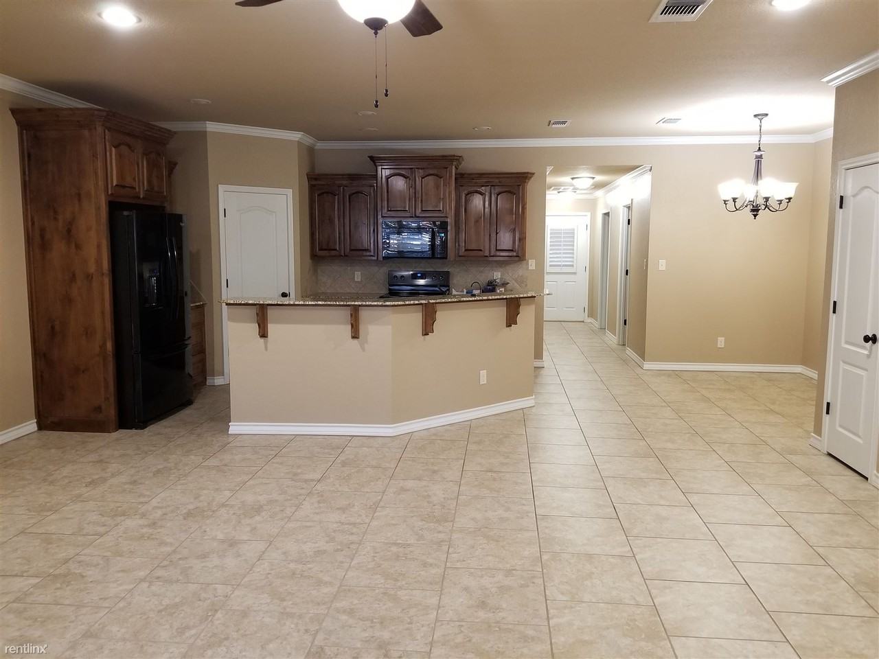 3215 Whittle Way - Photo 3 of 10