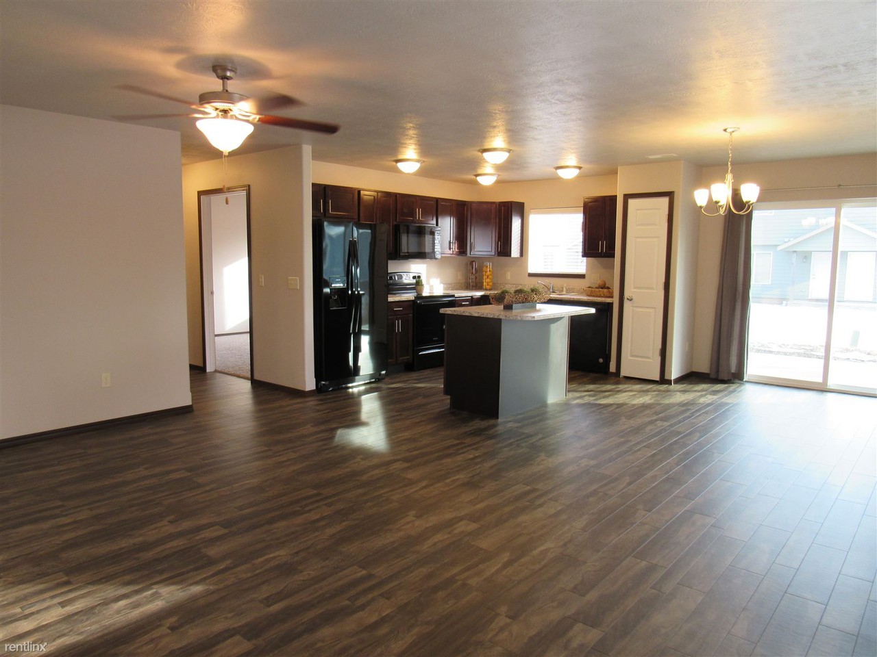 325 Jerry Pl - Photo 2 of 24