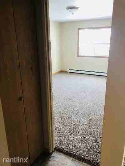 1411 20th St S - Photo 3 of 7