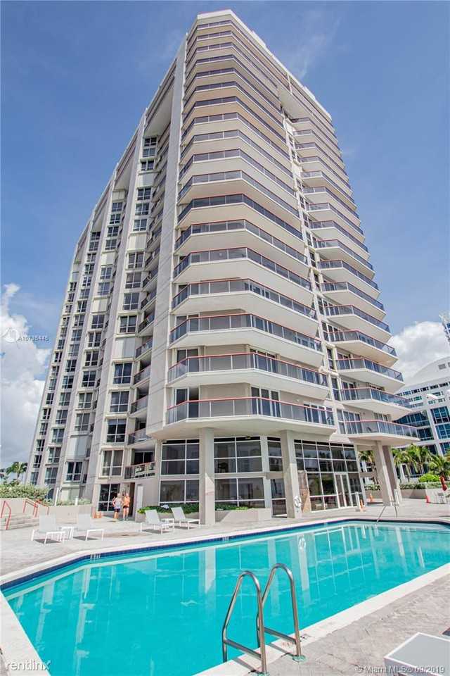 6767 Collins Ave - Photo 2 of 50