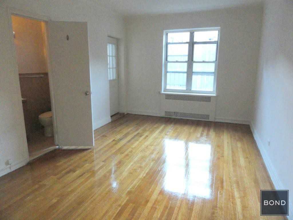 68-64 Yellowstone Blvd #B4 - Photo 2 of 6