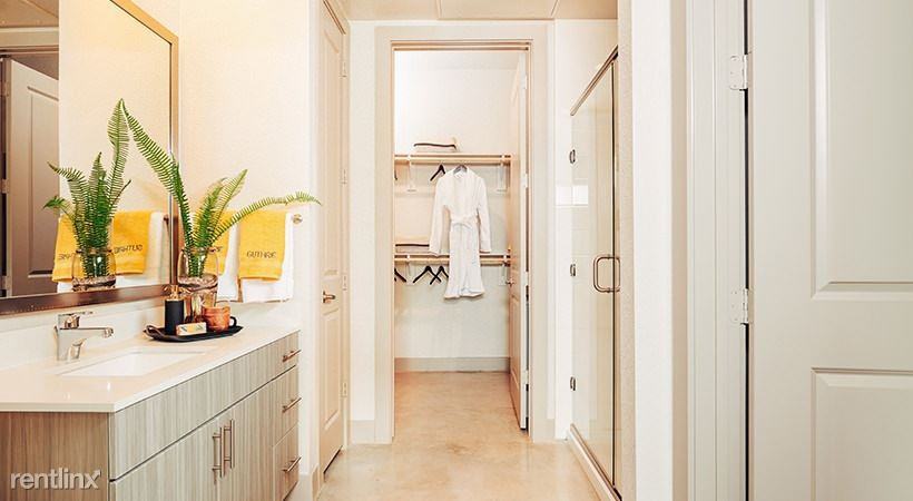 3222 E 5th St - Photo 3 of 17