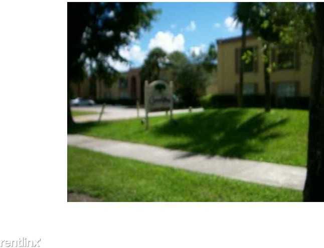 7105 Miami Lakes Dr - Photo 2 of 4