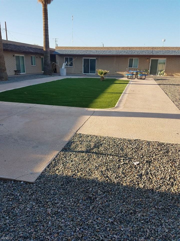 1017 N Main St - Photo 2 of 14