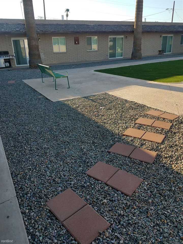 1017 N Main St - Photo 3 of 14