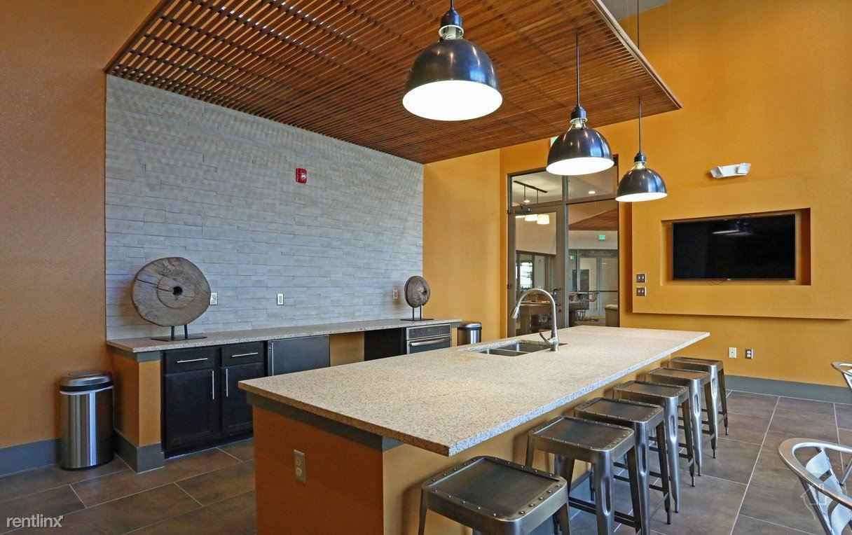 1704 E 5th St - Photo 3 of 26