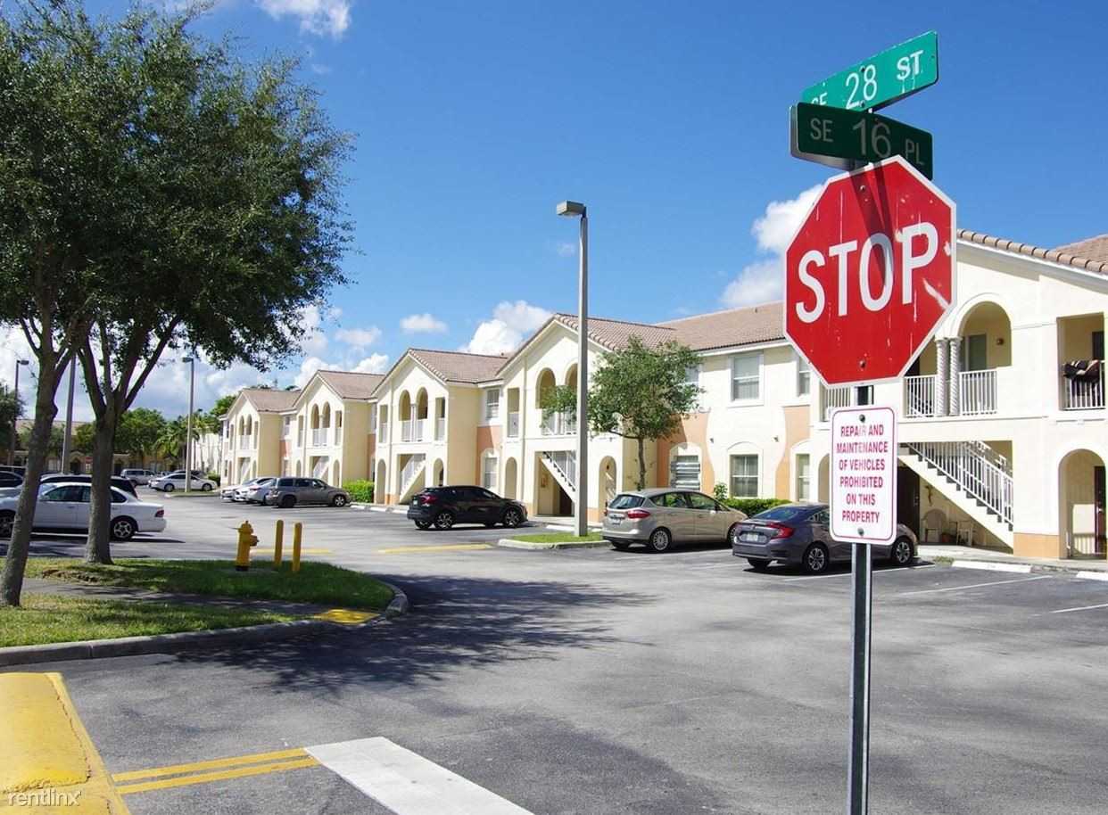 2826 SE 16th Pl - Photo 2 of 15